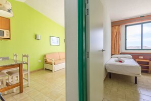 Caja de seguridad en la habitación, wifi gratis y ropa de cama