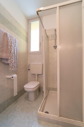 シャワー、タオル