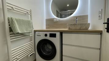 Apartemen | Kamar mandi | Pengering rambut