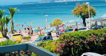 Seafront apartment with sea view. Everything within walking distance with parking lot.