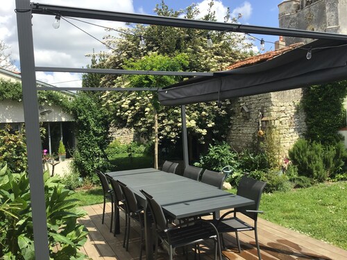 Maison pleine de charme, village bord de mer. Proche La Rochelle et Ile de Ré