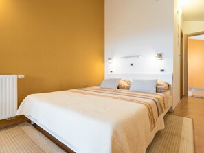 Rumah | 5 kamar tidur dan dilengkapi dengan perabotan berbeda-beda