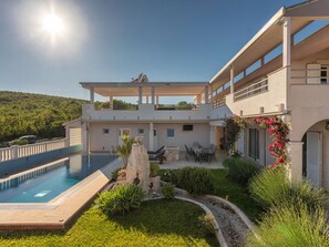 Hus | Basseng | Utendørsbasseng