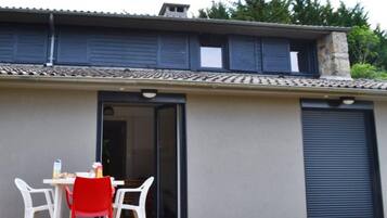 Rumah | Tempat makan outdoor