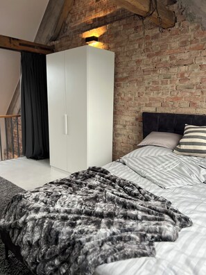 Desk, iron/ironing board, free WiFi, bed sheets