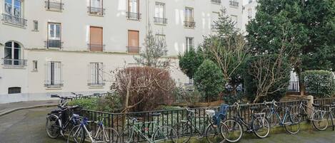 อพาร์ทเมนท์ | บริเวณที่พัก