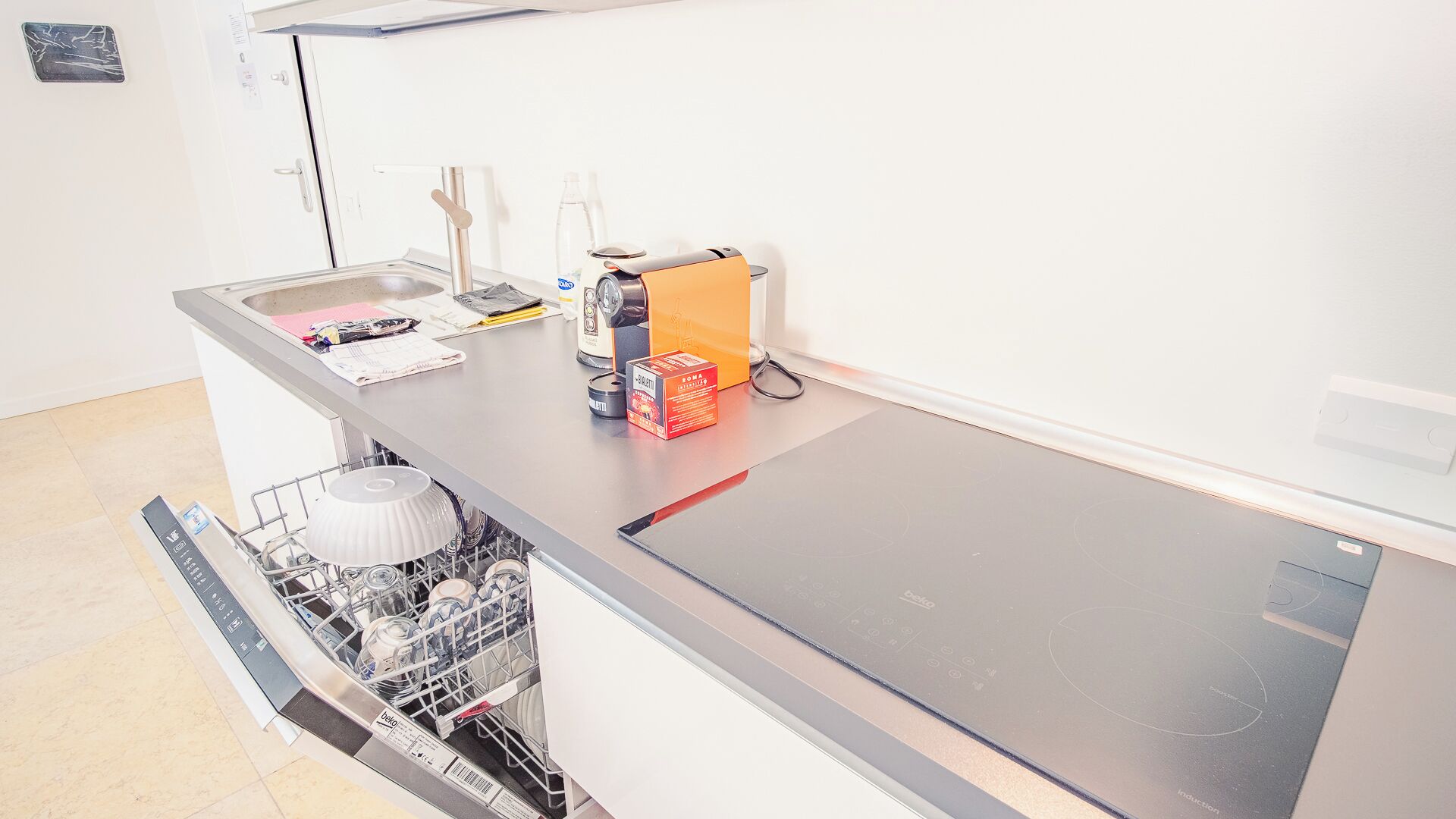 Kühlschrank, Ofen, Herdplatte, Geschirrspüler