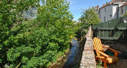 Seaglass Cottage Anstruther- stylish seaside stay