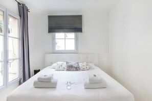 2 habitaciones y espacio para trabajar con laptop 