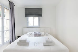 2 habitaciones y espacio para trabajar con laptop