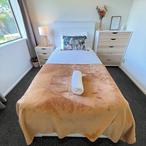 Room-your Cosy Sunny Cove Near Travis We