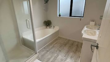 Shared Dormitory, 1 Bedroom, Garden View | Bathroom