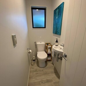 Gemeinsamer Schlafsaal, 1 Schlafzimmer, Gartenblick | Badezimmer