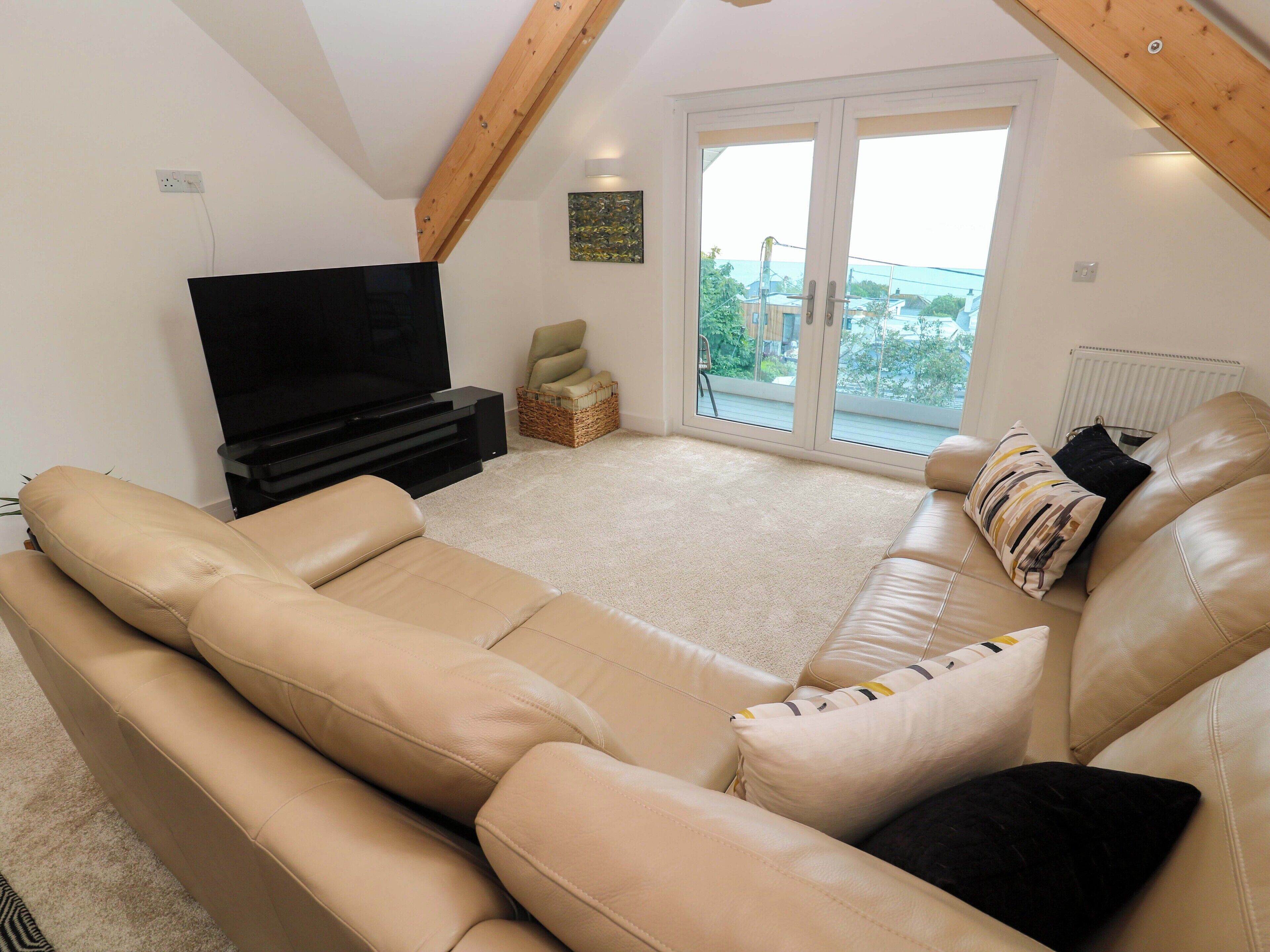 Miramar, Pet Friendly, Luxury Holiday Cottage In Carbis Bay - St Ives