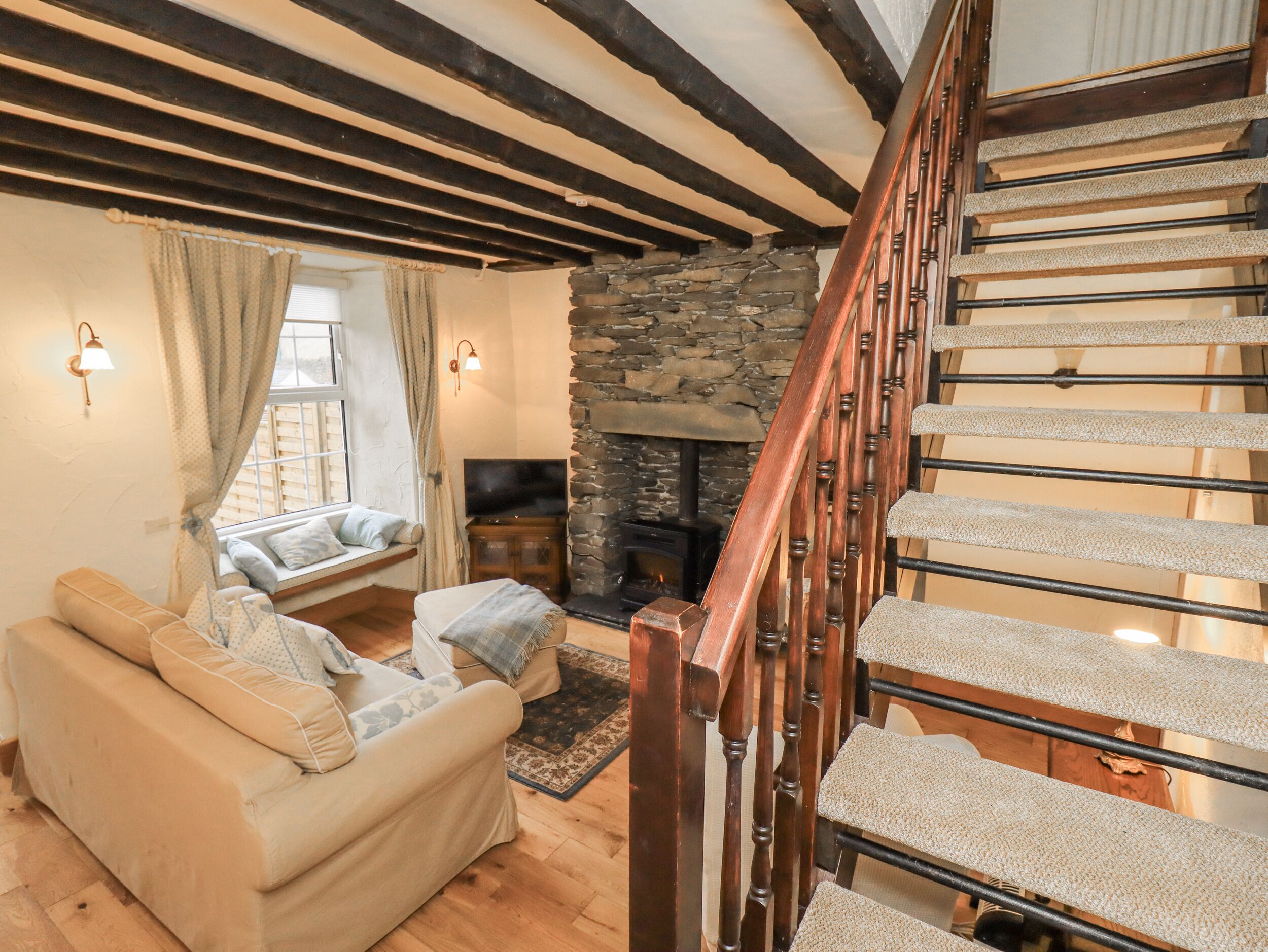 Stokers Cottage, Pet Friendly In Bowness-on-windermere - Windermere