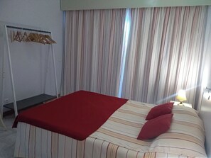 1 bedroom, iron/ironing board, WiFi, bed sheets - 1 bedroom apartment in Praia da Rocha (Portimão)