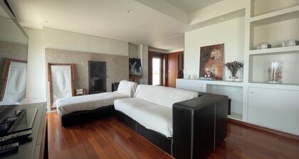 Holidays all year round, house on the beach with 220º sea and sunset views