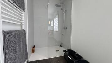 House | Bilik Mandi
