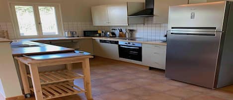 บ้านพัก | ครัวส่วนตัว | เก้าอี้กินข้าวสำหรับเด็ก