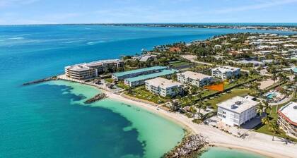 Beach Bliss Awaits: Immaculate Condo Just Steps from Your Private Beach Oasis!