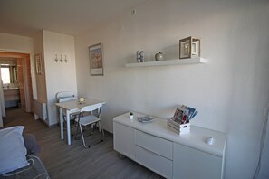 House | Dining