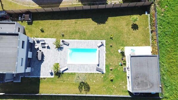 Casa | Alberca | Alberca techada y alberca al aire libre