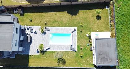 Poolside Comfort Near Le Mans