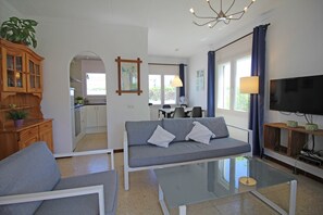 Villa | Living area | Fireplace
