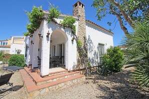 Villa | Exterior