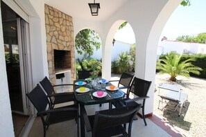 Villa | Outdoor dining