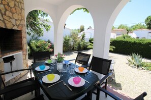 Villa | Outdoor dining