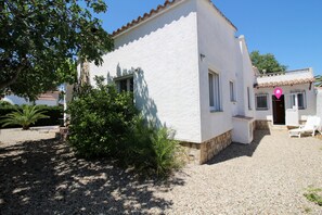 Villa | Exterior