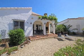 Villa | Exterior