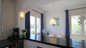 Unclassified image, 2 of 40, button - 0119-montseny Casa con Estudio (Castello d'Empuries)
