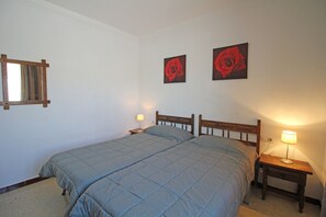 Villa | 3 bedrooms, iron/ironing board