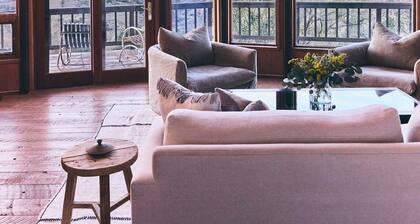 FIVE MINUTES TO CALAMIGOS RANCH AND CEILO FARMS MOUNTAIN AND OCEAN VIEWS