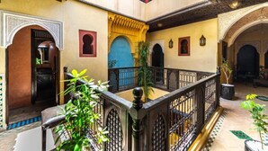 Unclassified image, 3 of 7, button - RIAD BOUTOUIL (Marrakech)
