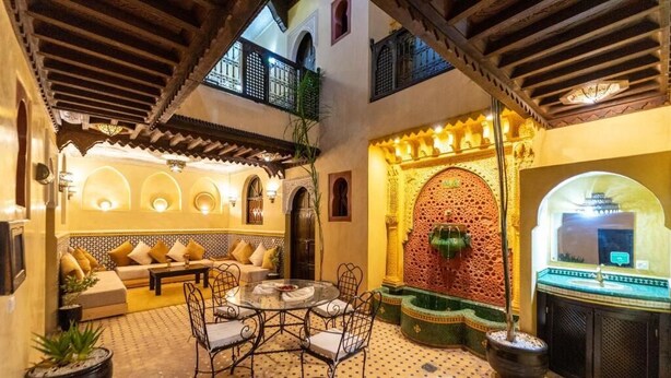 Unclassified image, 1 of 7, button - RIAD BOUTOUIL (Marrakech)