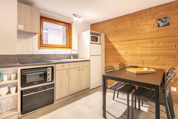House | Dining
