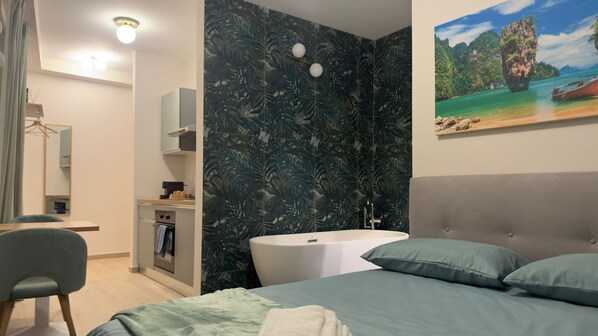 1 bedroom, iron/ironing board, WiFi, bed sheets