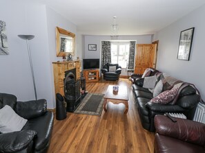 Living area - 22 WHITE MAPLES, family friendly in Bundoran, County Donegal (Bundoran)