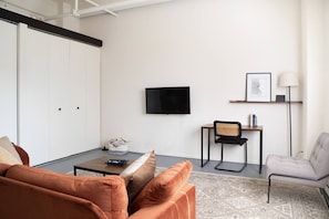 Smart TV, books