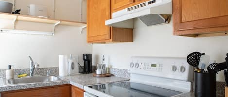 Fridge, microwave, oven, stovetop