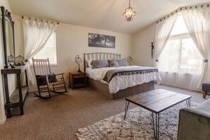 5 chambres, bureau, fer et planche à repasser, accès au Wi-Fi (inclus)