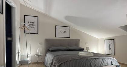 Lakefront attic fabulous, romantic