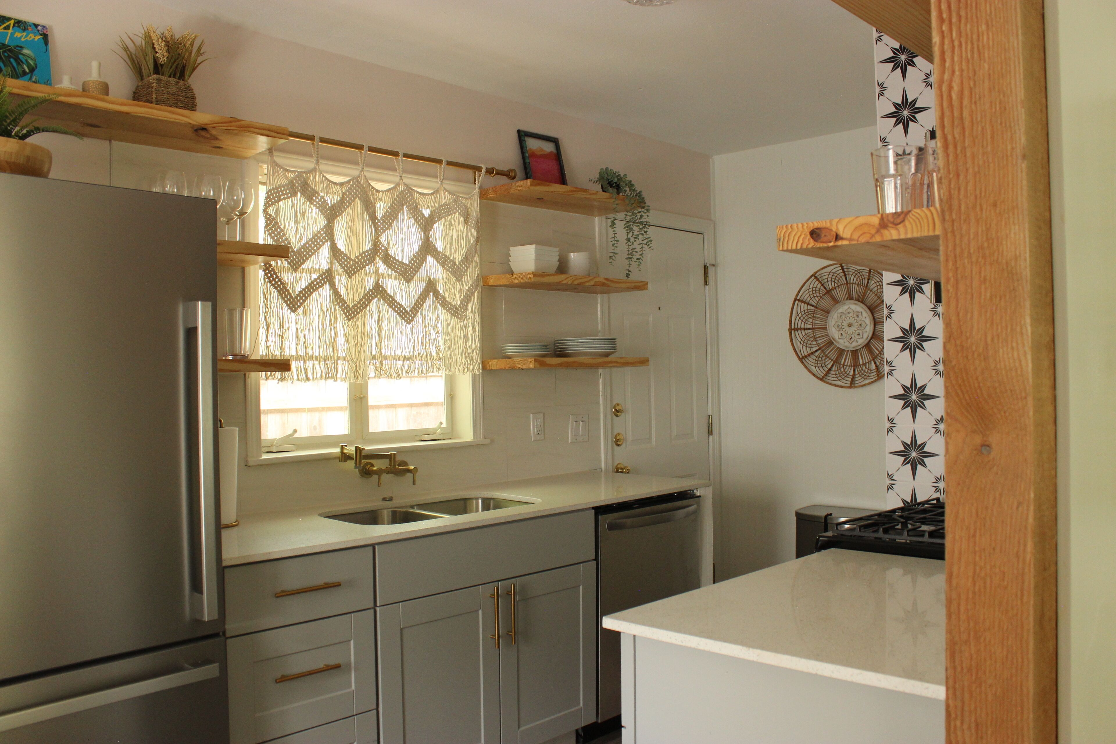 Microondas, horno, placa de cocina, lavavajillas