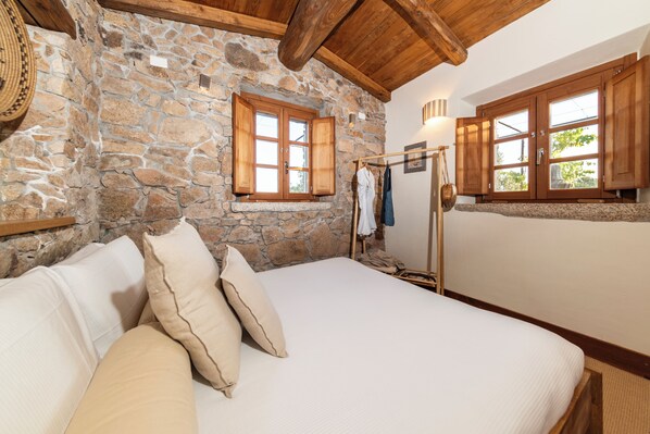 Premium bedding, down duvets, cots/infant beds, bed sheets