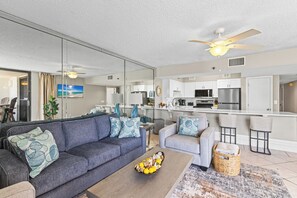 Smart TV, books, offices - Gulf Views! Pickleball, On the Beach, Remodeled! (Miramar Beach)