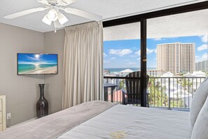 2 chambres, bureau, fer et planche à repasser, lit parapluie