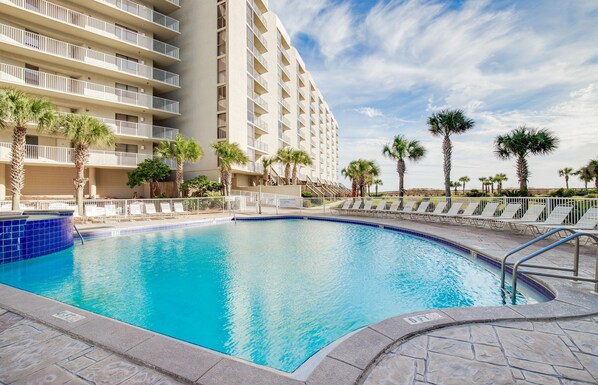A heated pool - Gulf Views! Pickleball, On the Beach, Remodeled! (Miramar Beach)